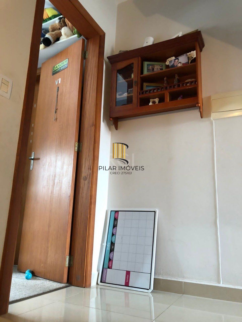 Casa com 3 dormitórios 2 suítes, área gourmet, vaga de estacionamento,  Guarujá,  Porto Alegre RS 