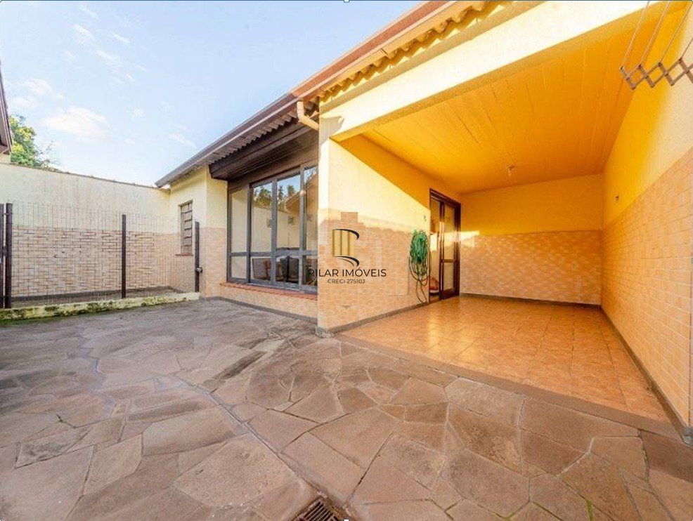 Casa 3 dormitórios no bairro Ipanema