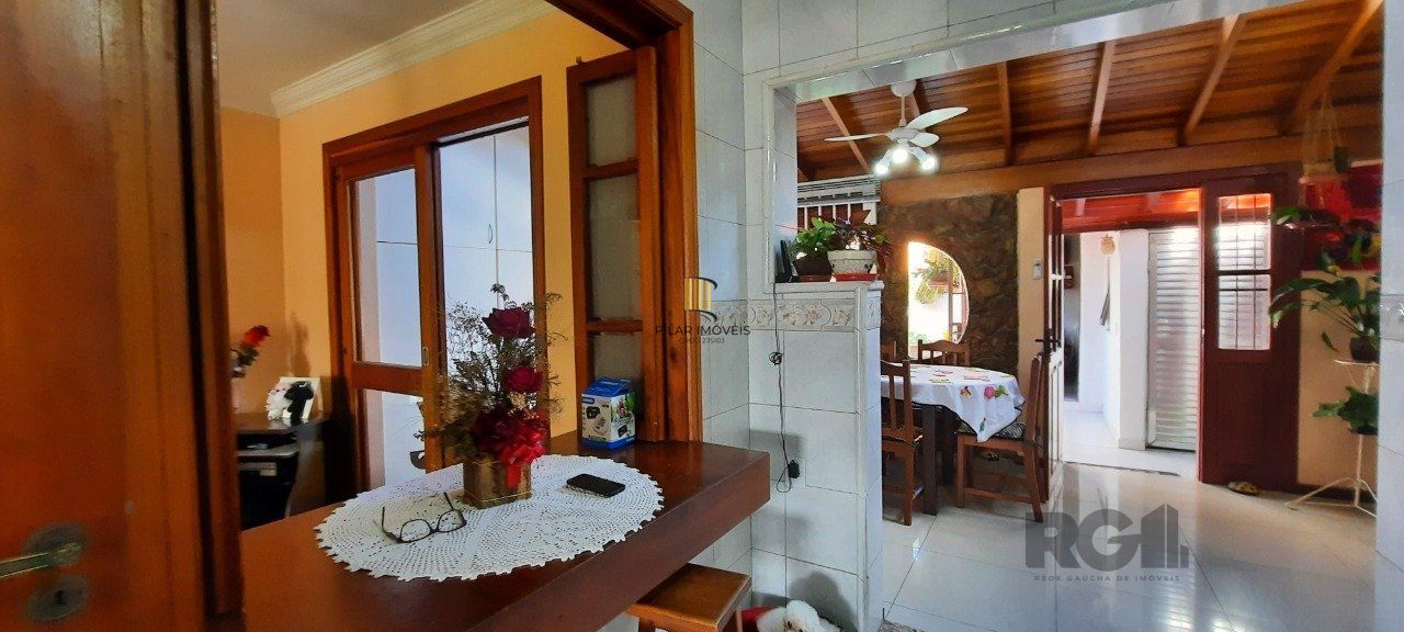 Casa Condominio para Venda - 129.58m², 3 dormitórios, sendo 1 suites, 3 vagas - Cavalhada