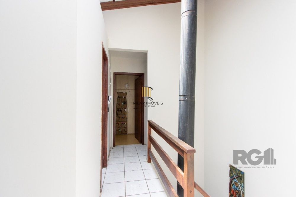 Casa 3 dormitórios no bairro Serraria
