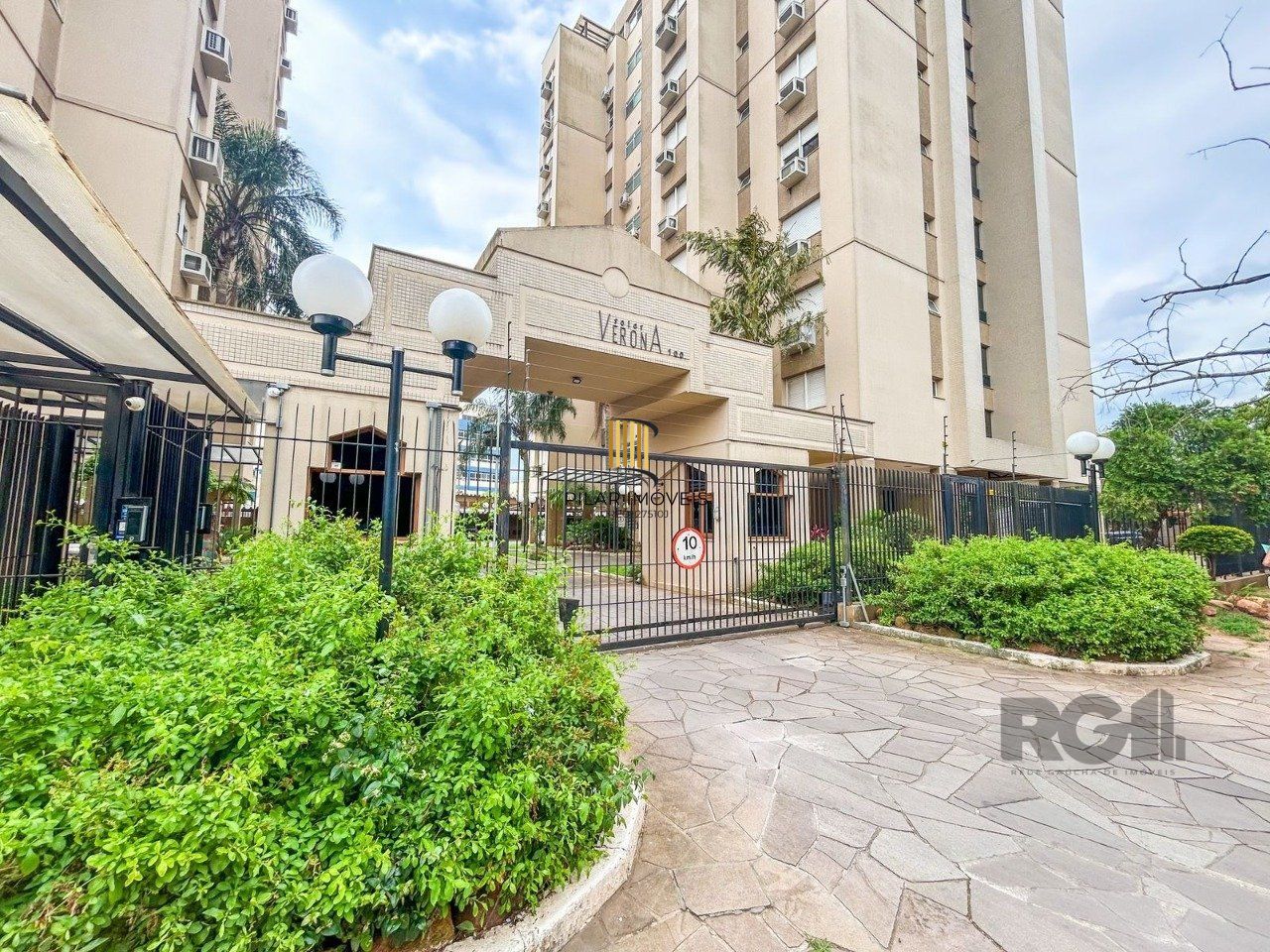 Apartamento de 03 dormitórios no Bairro Azenha Porto Alegre/RS - Pilar Imóveis