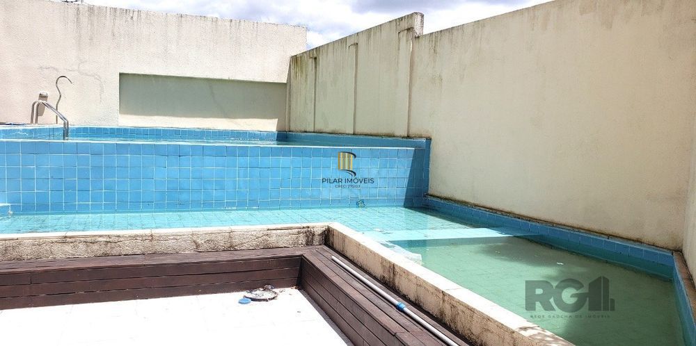Apartamento com 02 quartos e 01 vaga escriturada no Bairro Cavalhada
