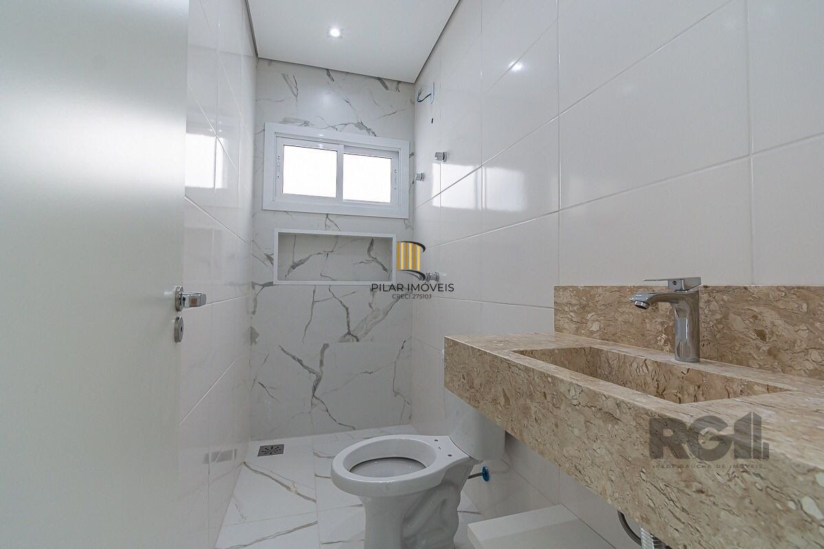 Casa 3 dormitórios no bairro COHAB A