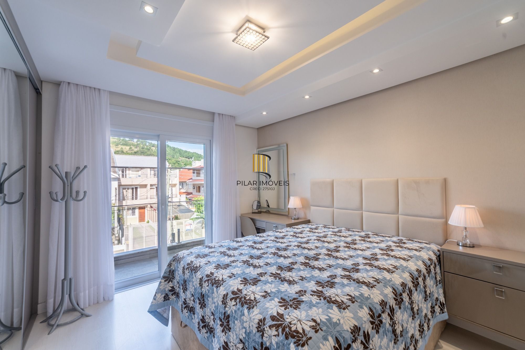 Deslumbrante casa 3 suítes, 4 Banh, 2 vagas cobertas, Guarujá POA RS