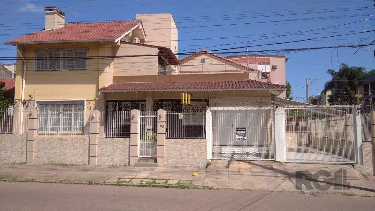 Casa 4 dormitórios, 4 vagas, espaço gourmet, piscina, jardim do salso Porto Alegre RS