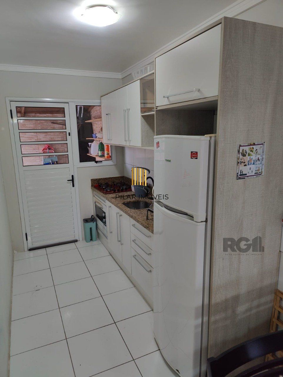 Casa com 2 dormitórios em condomínio fechado em Canoias