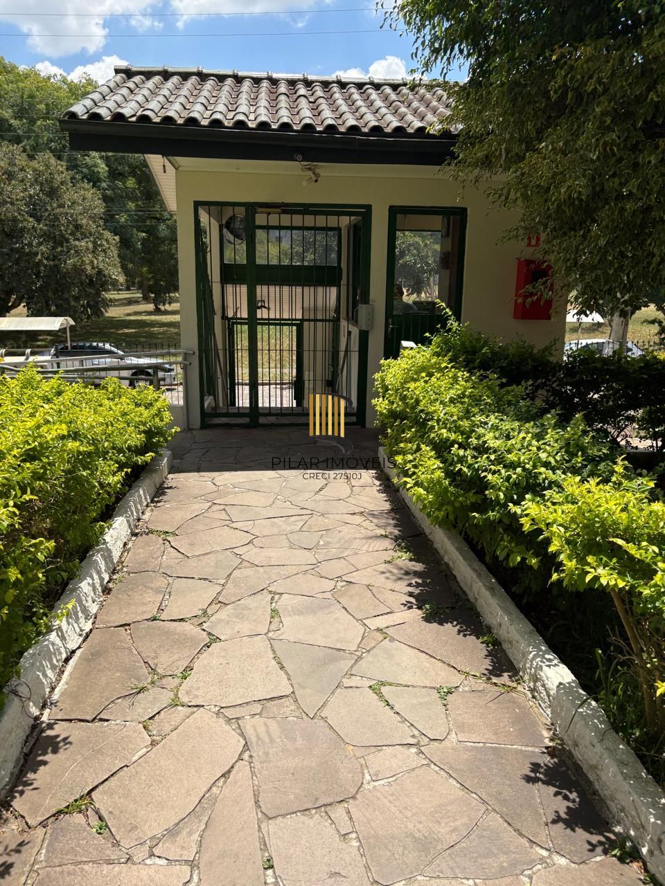 Apartamento de 2 dormitórios com vaga no bairro Vila Nova