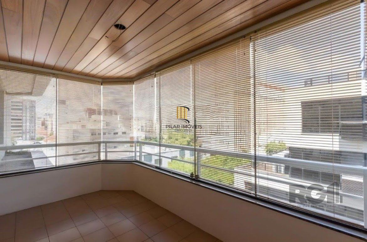 Apartamento a venda, dois dormitórios com vaga e infra no bairro Menino Deus