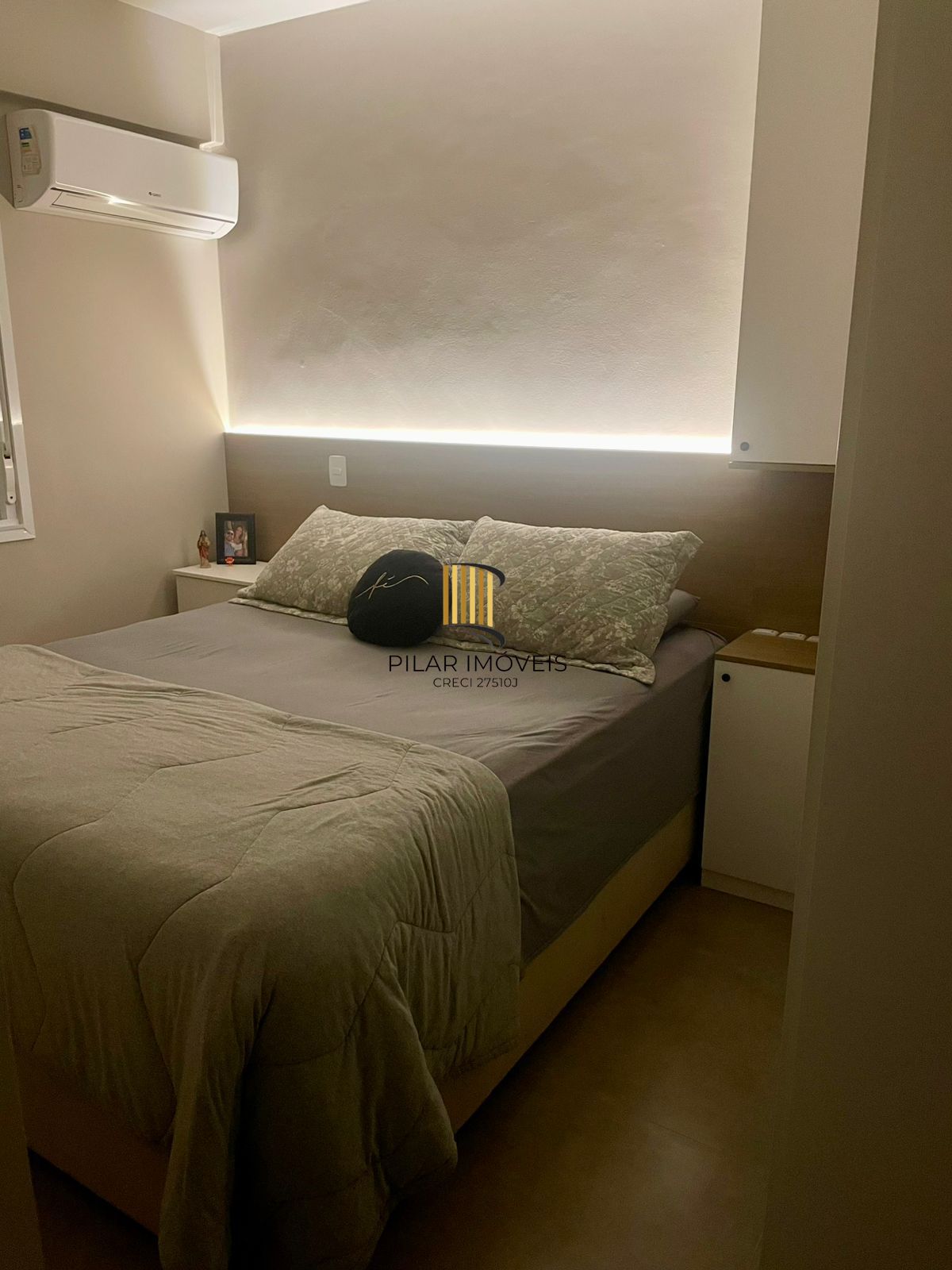 Apartamento com 02 quartos e 01 vaga escriturada no Bairro Cavalhada