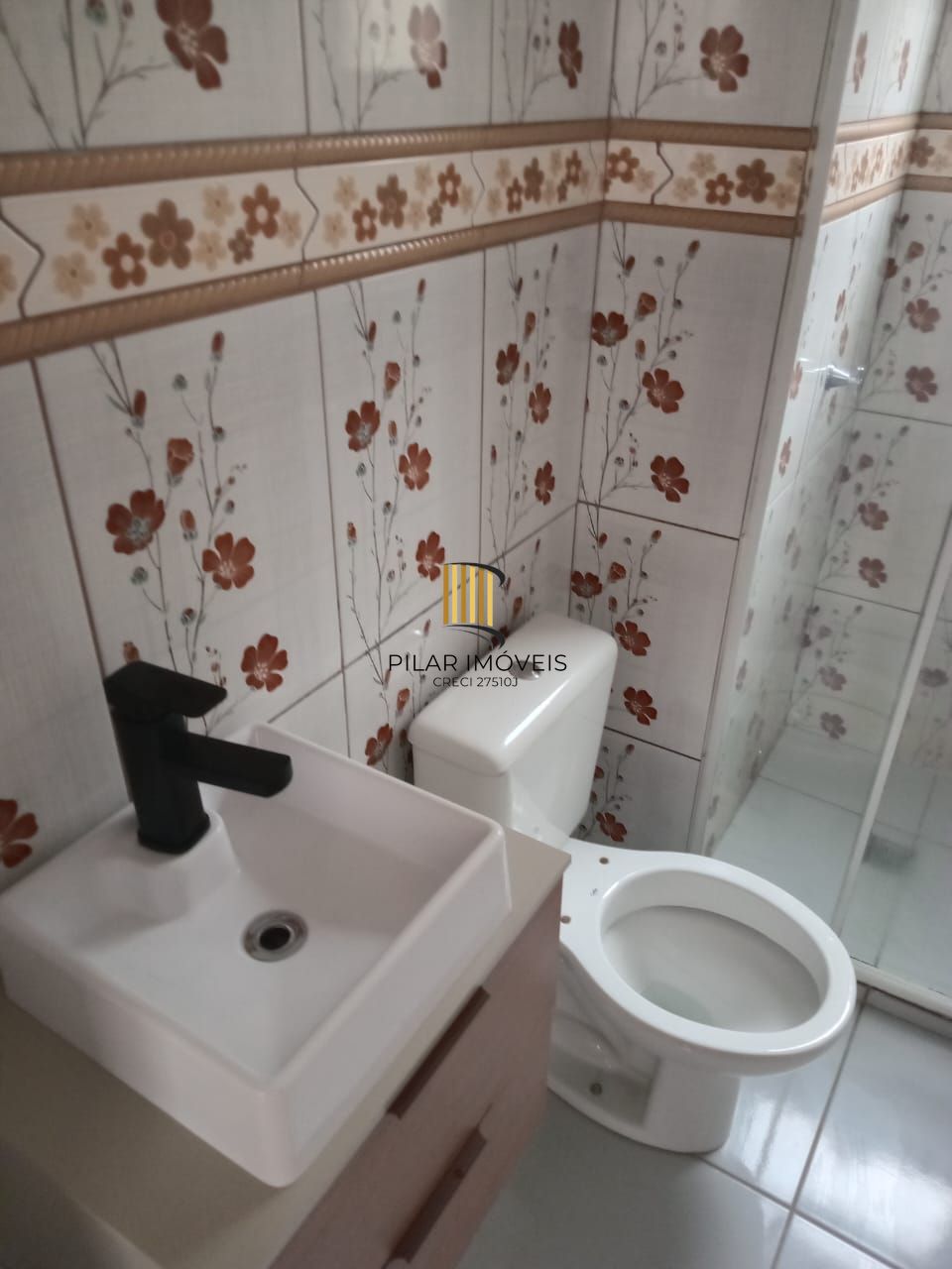 Apartamento com 02 Quartos e 01 Vaga no Bairro Mário Quintana em Porto Alegre