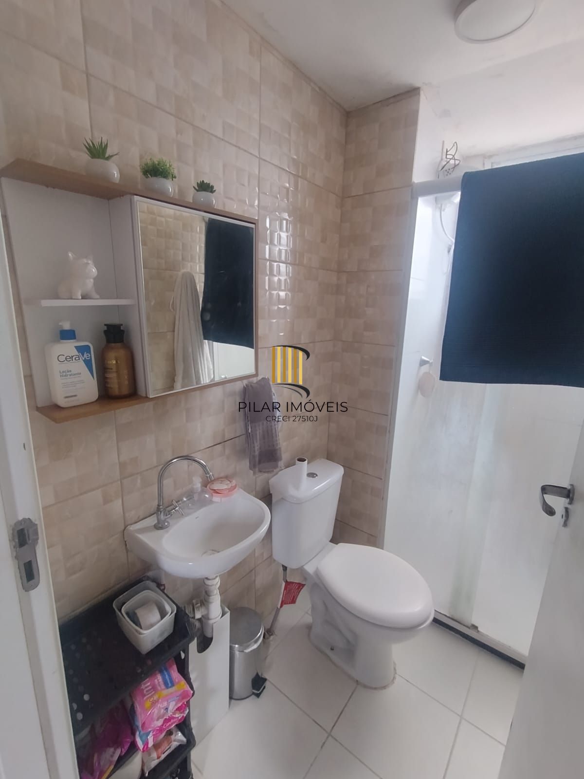 Apartamento com 02 quartos e 01 vaga no Bairro Hípica em Porto Alegre