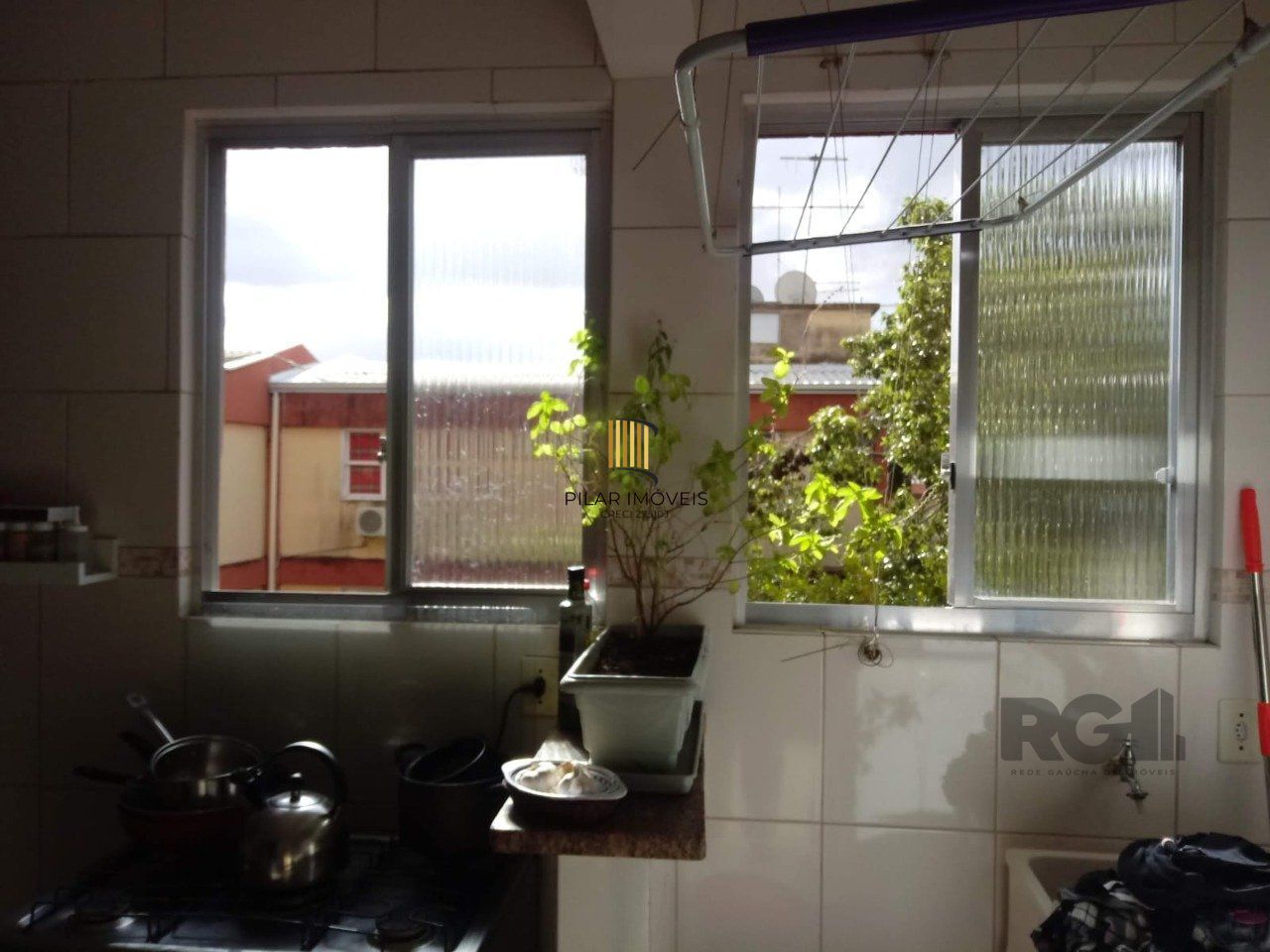 APARTAMENTO COM DOIS QUARTOS NO BAIRRO CAMAQUÃ