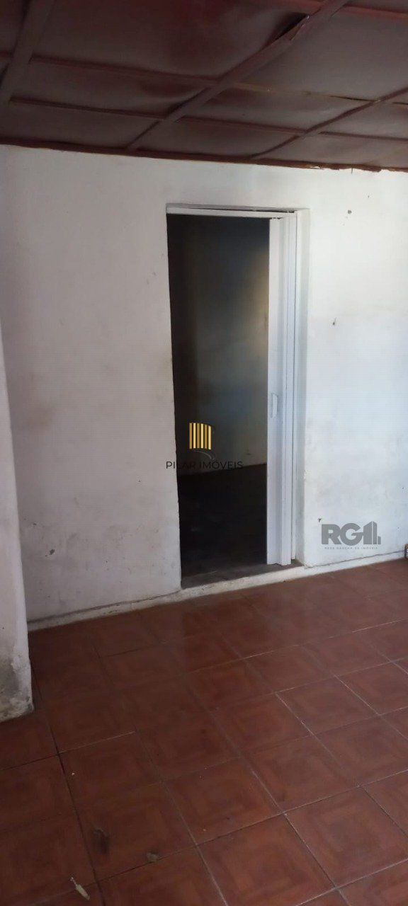 Oportunidade na zona sul, terreno com duas casas, 03 dormitórios  e cozinha com churrasqueira.