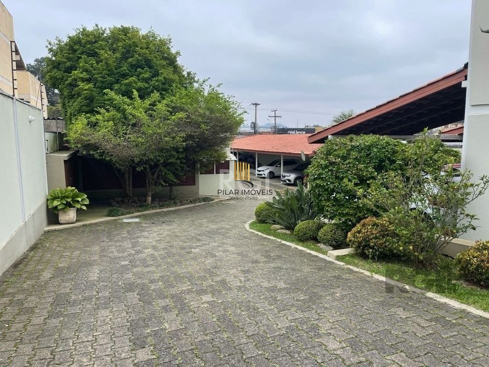 Casa em condomínio fechado  com 94m2, 3 dormitórios no bairro Camaquã.