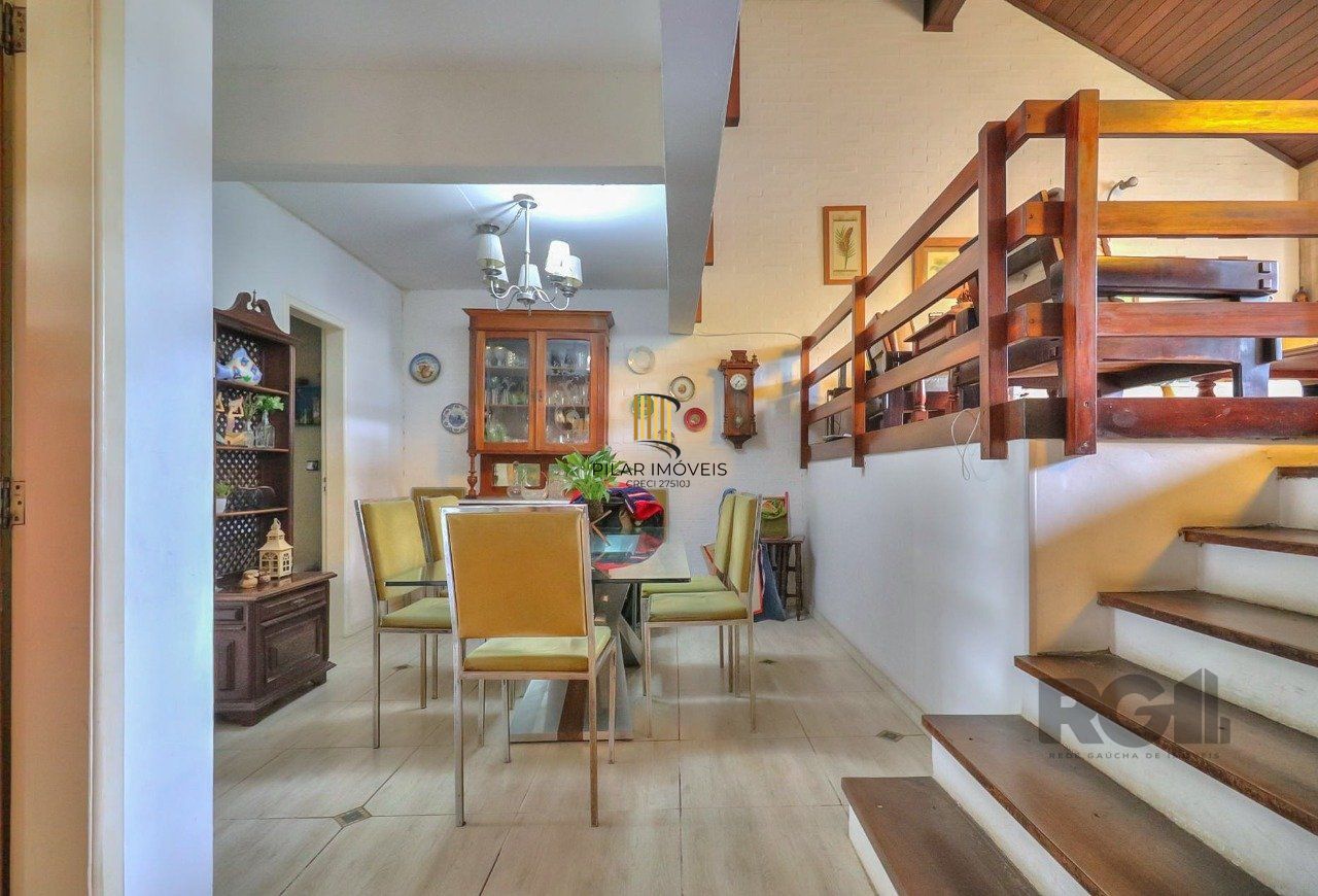 Casa a venda composta de 4 dormitórios no bairro Jardim Isabel em Porto Alegre