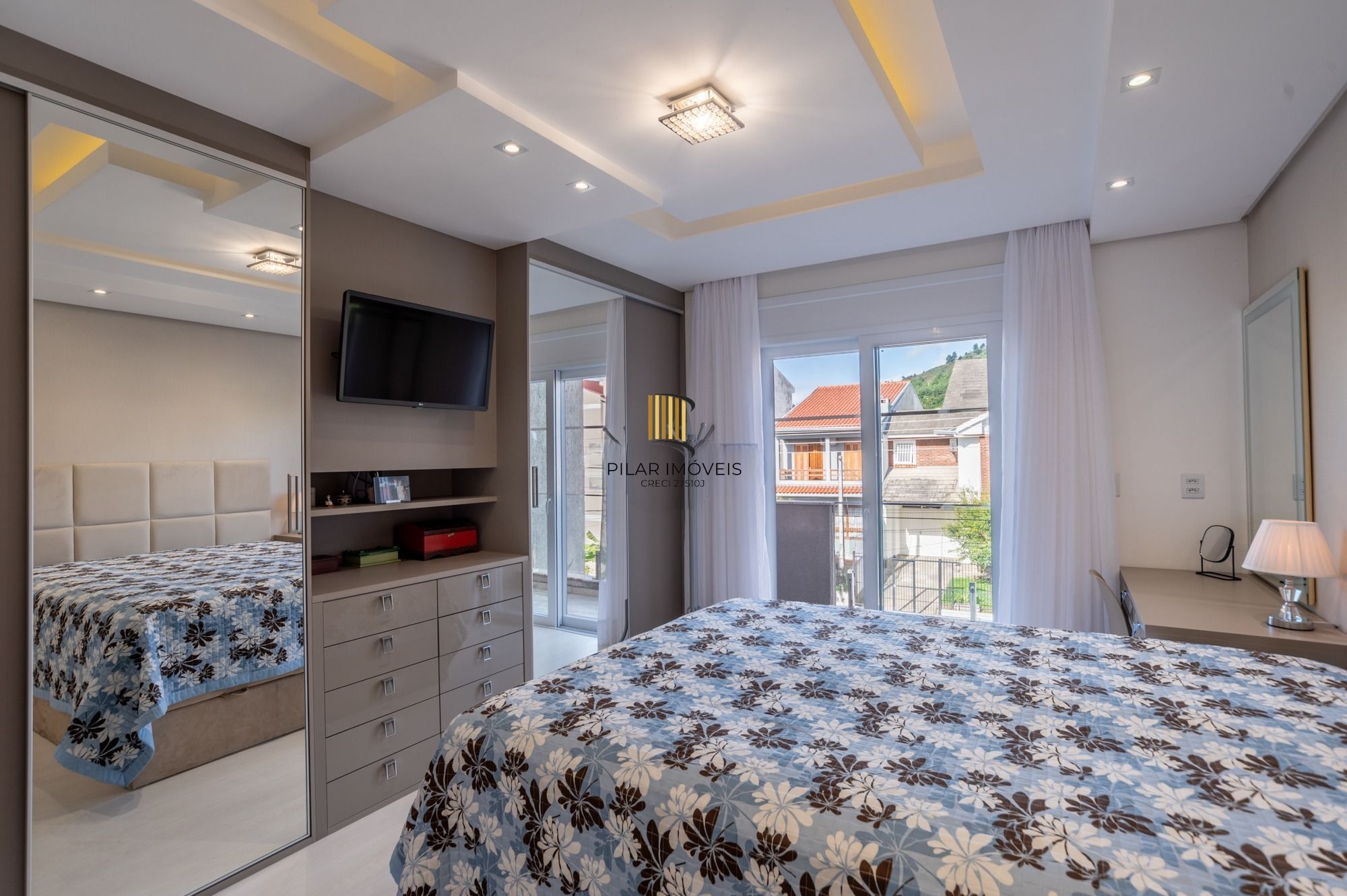 Deslumbrante casa 3 suítes, 4 Banh, 2 vagas cobertas, Guarujá POA RS