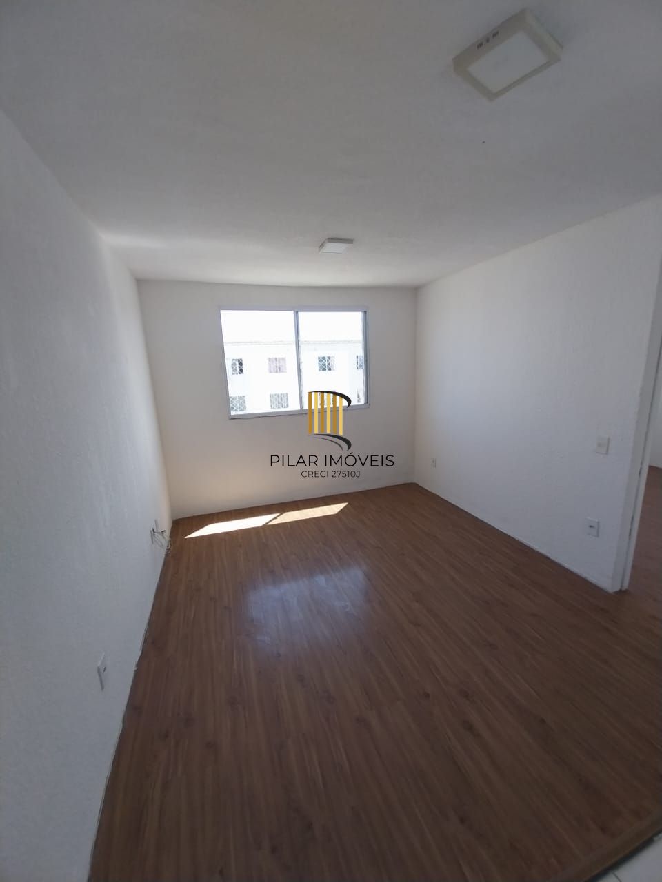 Apartamento com 02 quartos e 01 vaga no Bairro Hípica em Porto Alegre