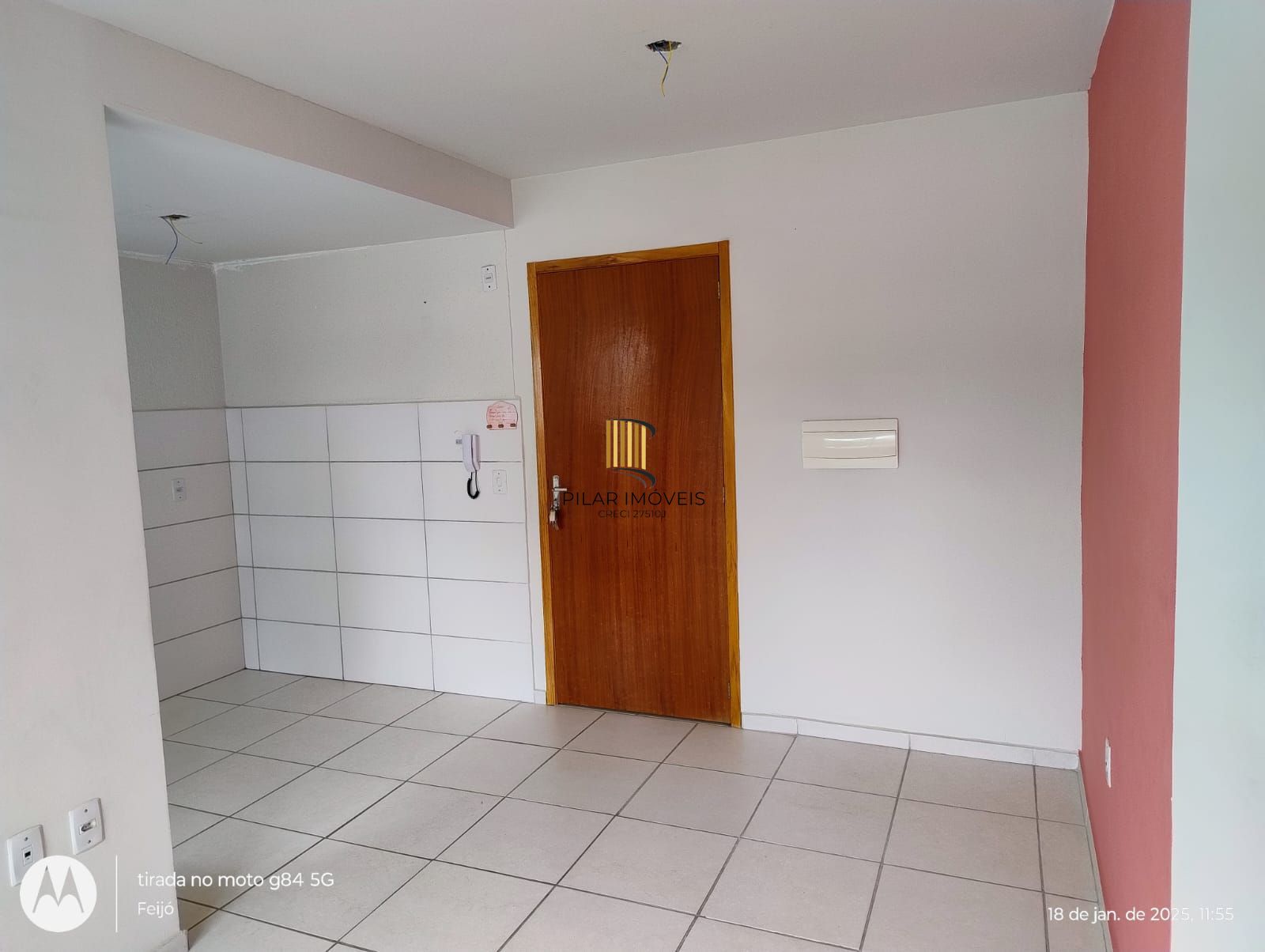 Apartamento com 02 quartos e 01 vaga no Bairro Chapéu do Sol