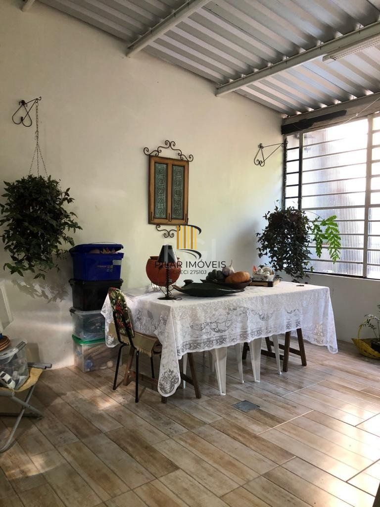 Casa para Venda - 178.5m², 3 dormitórios, sendo 2 suites, 2 vagas - Tristeza
