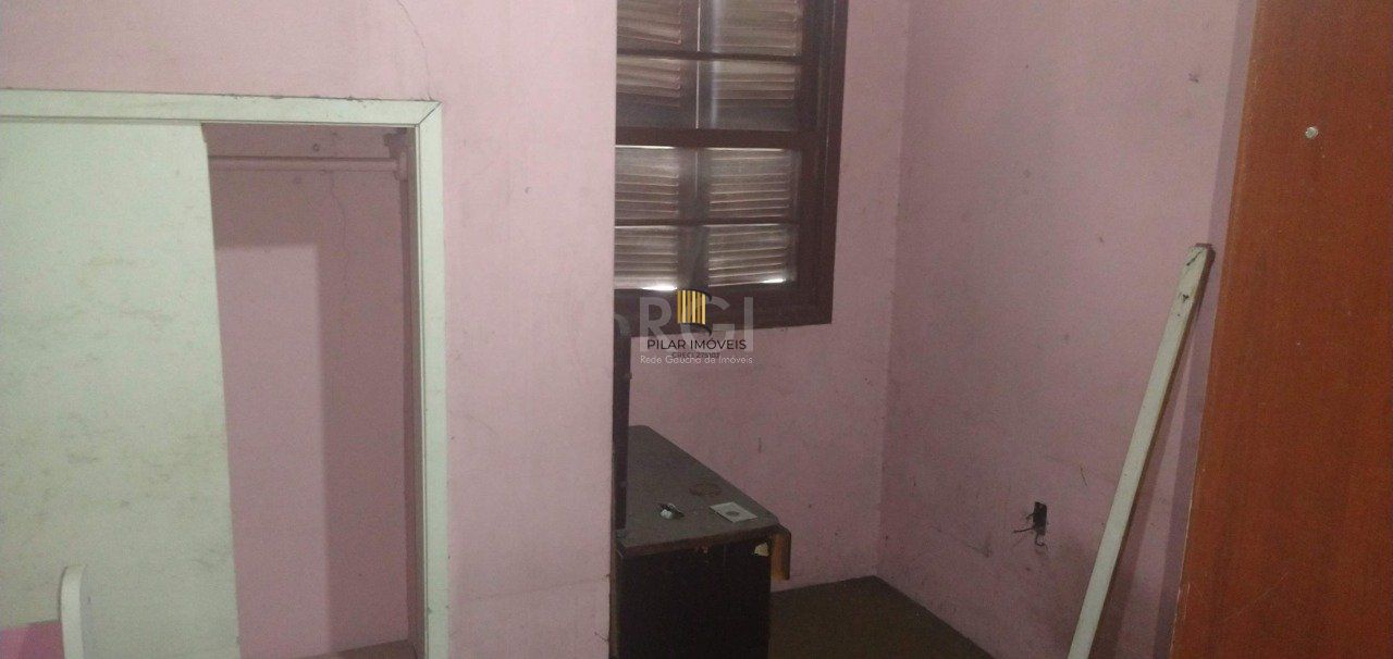 Casa de 4 dormitórios na Av. Teresópolis bairro Teresópolis