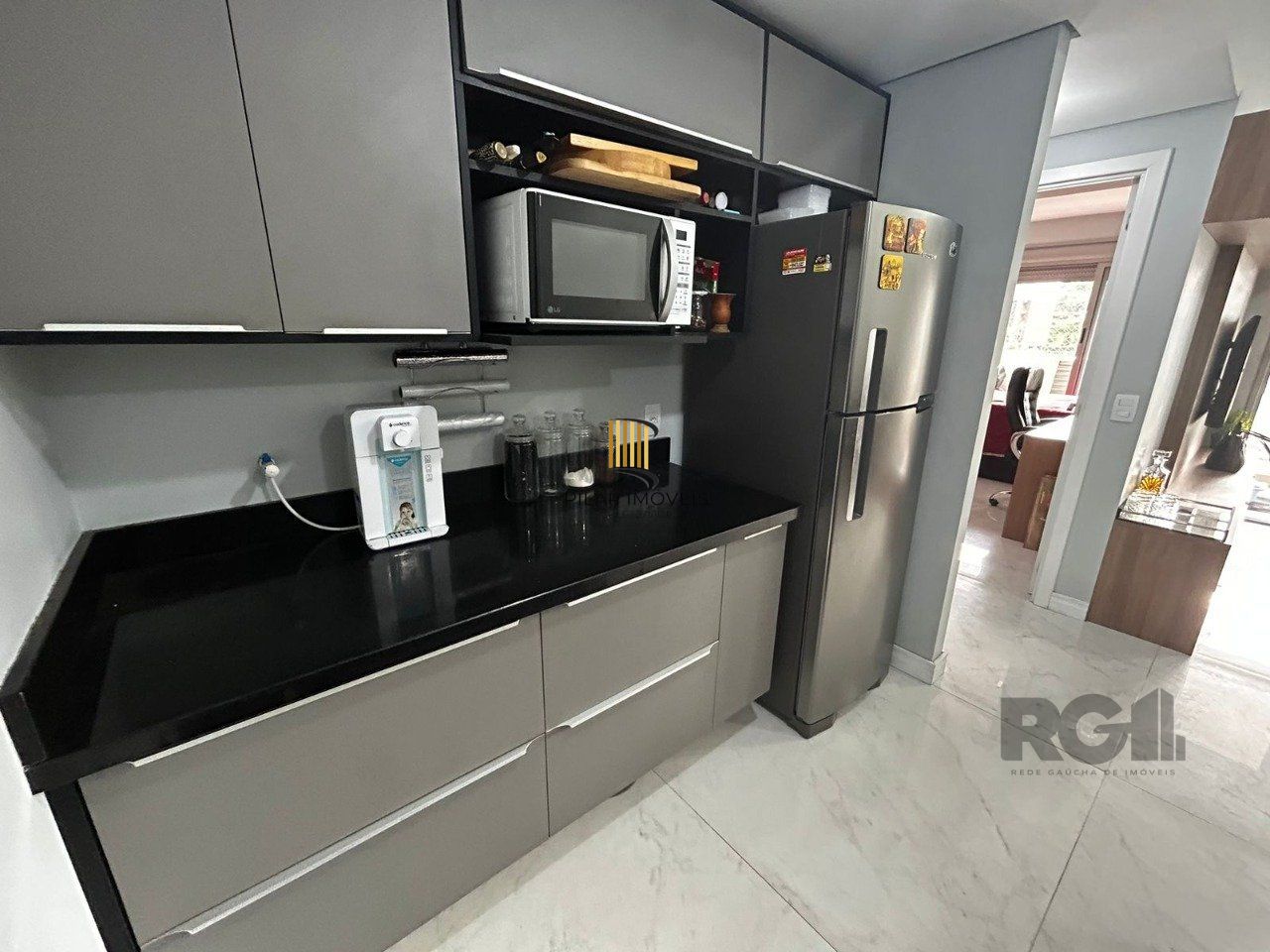 APARTAMENTO, 1 DORMITÓRIO, SACADA COM CHURRASQUEIRA, VAGA DE GARAGEM, BAIRRO PETRÓPOLIS, PORTO ALEGRE/RS