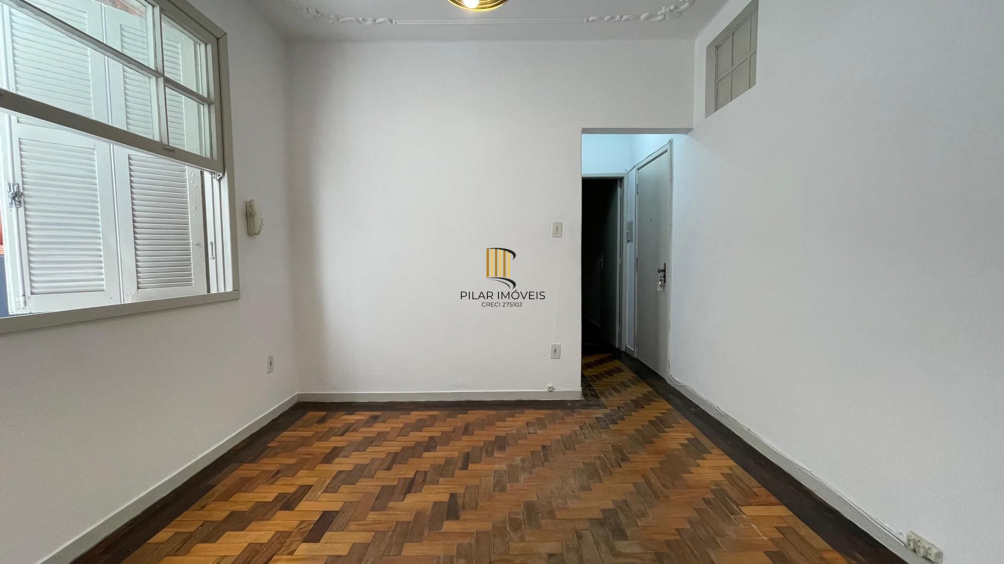 Apartamento na Ramiro Barcelos, com 1 dormitório