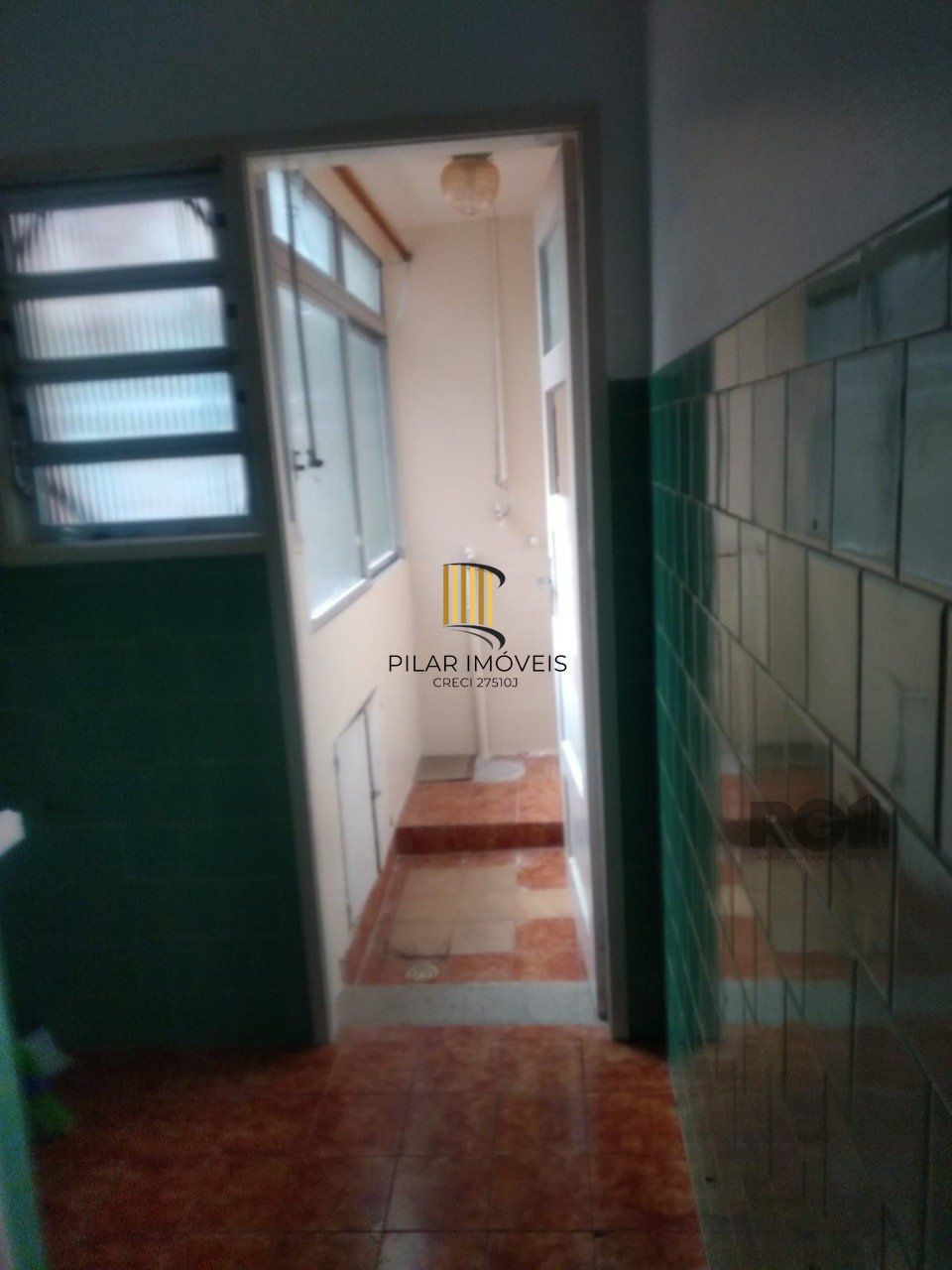 Apartamento com 2 quartos, 1 vaga de garagem, no bairro Medianeira, Porto Alegre/RS