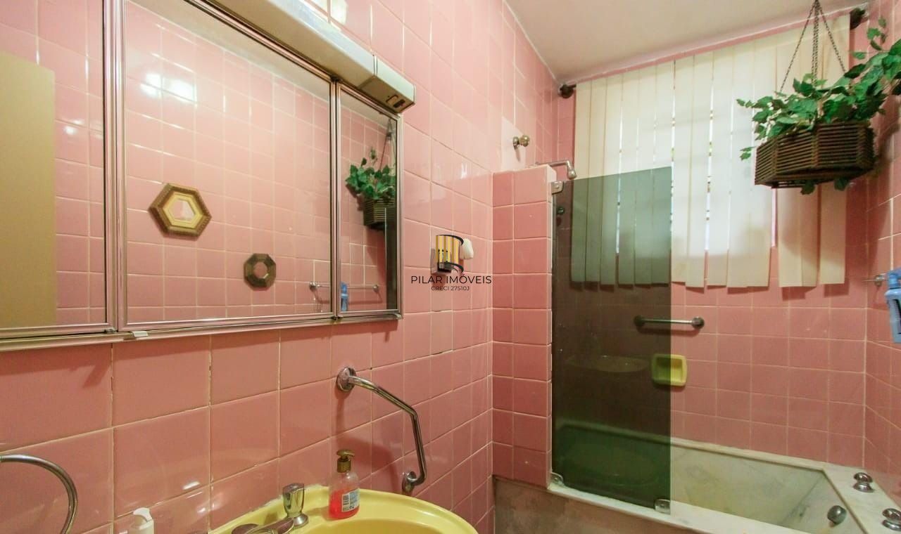 Casa para Venda - 222m², 3 dormitórios, sendo 3 suites, 2 vagas - Menino Deus