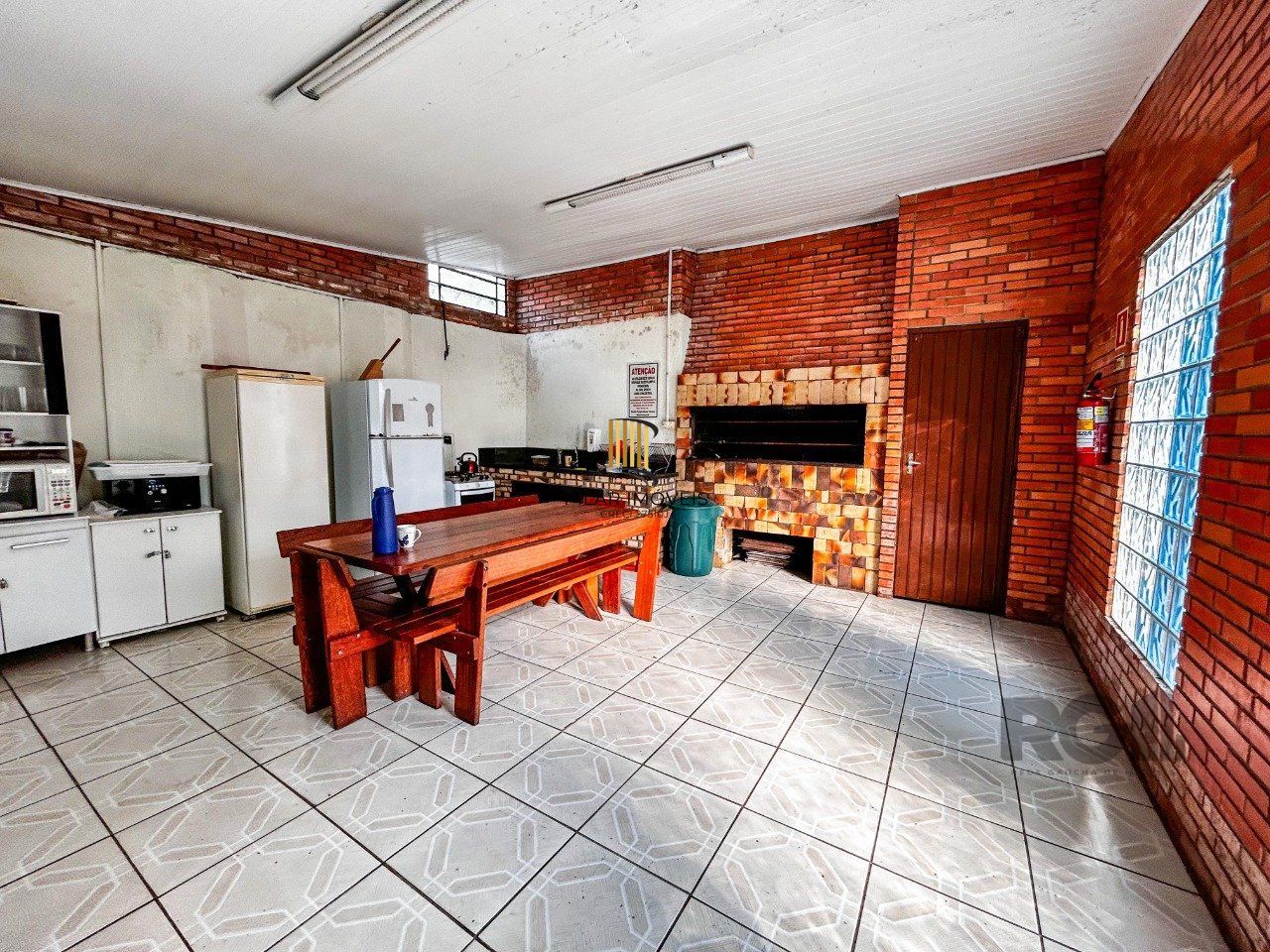 APARTAMENTO 2 DORMITÓRIOS, VAGA ROTATIVA, NO BAIRRO CRISTAL, PORTO ALEGRE/RS