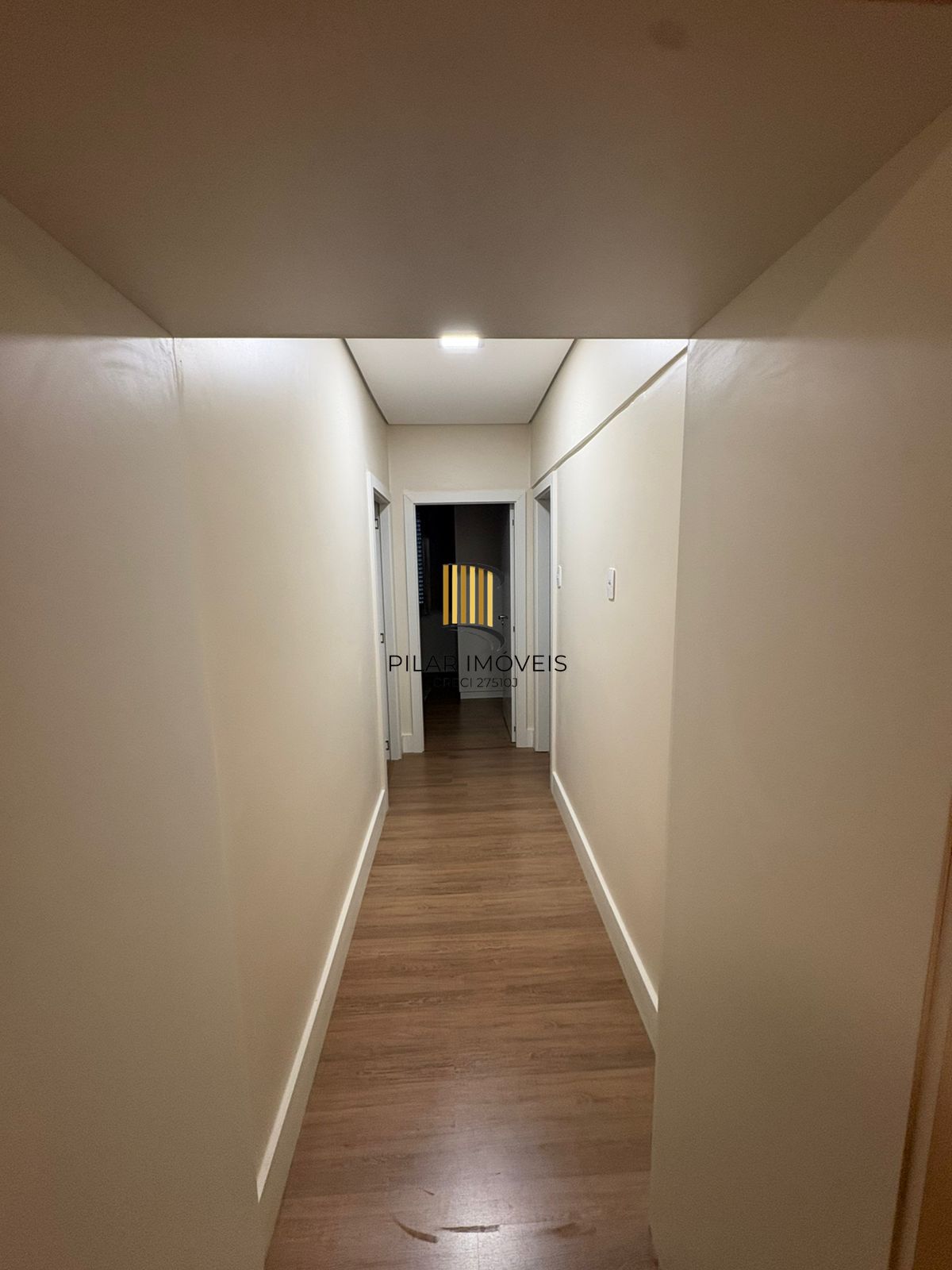 Apartamento com 02 quartos (01 suíte) no Bairro Cidade Baixa em Porto Alegre