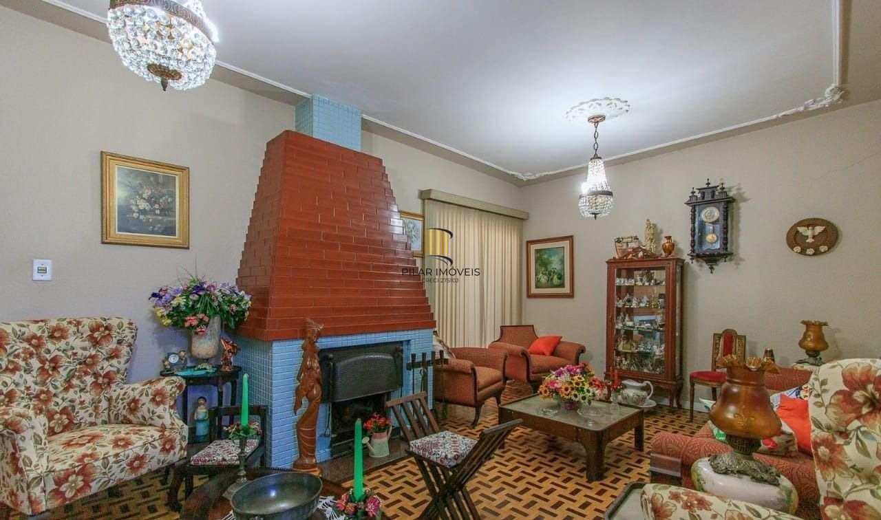 Casa para Venda - 222m², 3 dormitórios, sendo 3 suites, 2 vagas - Menino Deus