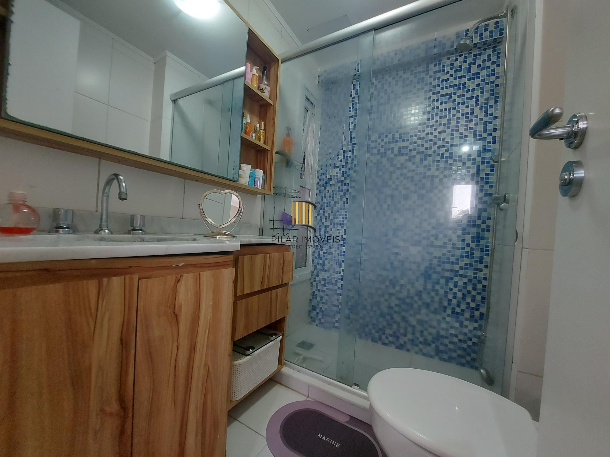 Apto 3 quartos/com 1 suite e vaga coberta no bairro Cavalhada