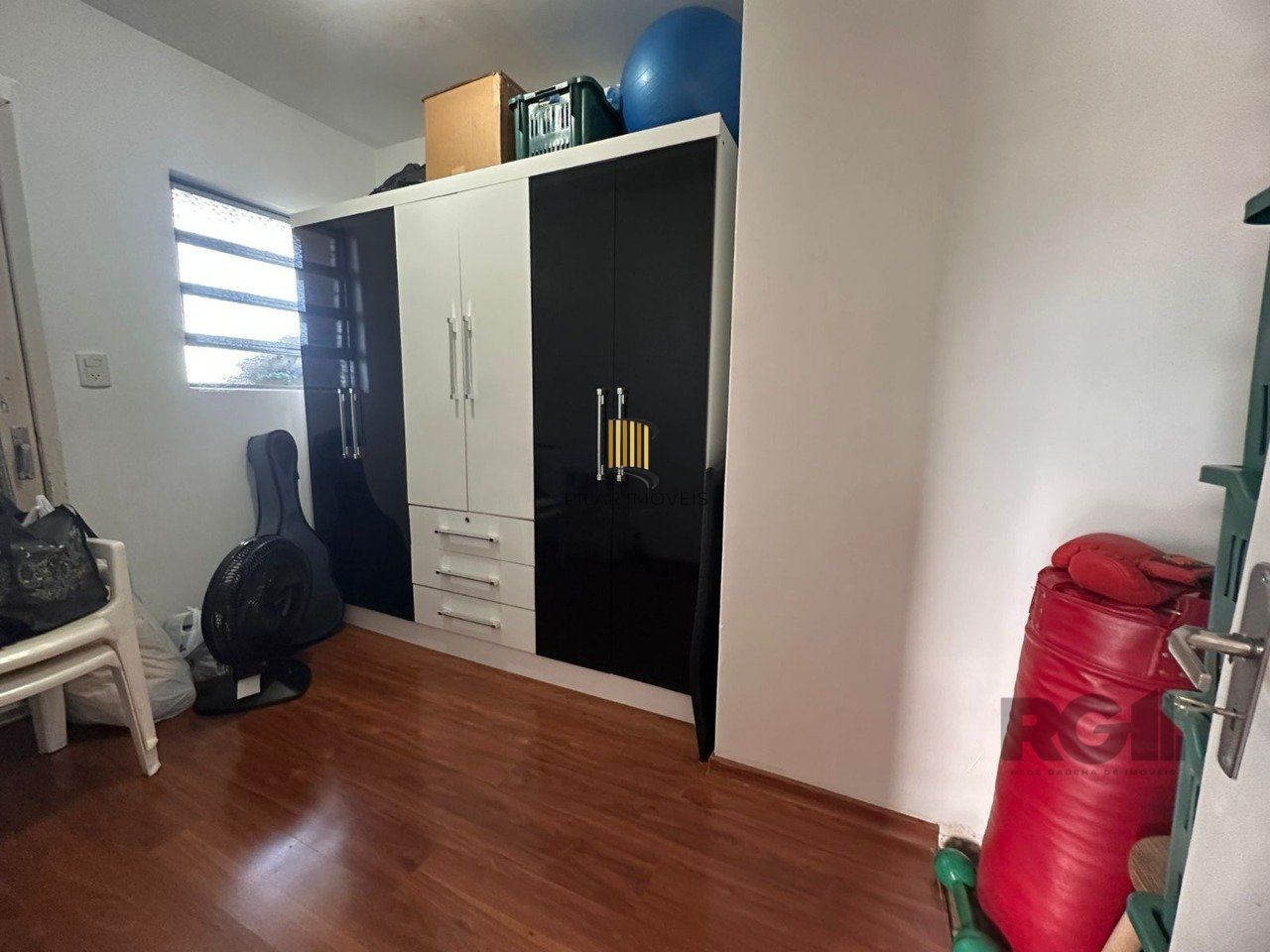 Apartamento a venda dois dormitórios, sacada, suíte e vaga na zona sul de porto alegre