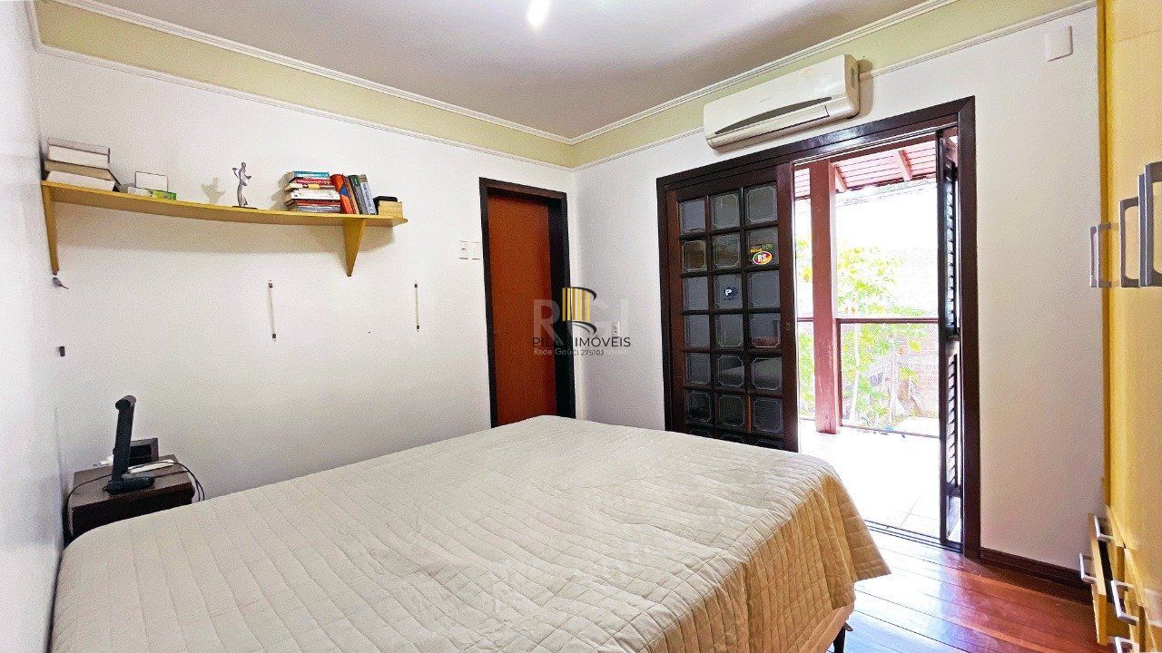 Casa 4 Suítes e 6 vagas de garagem no bairro Jardim Itu