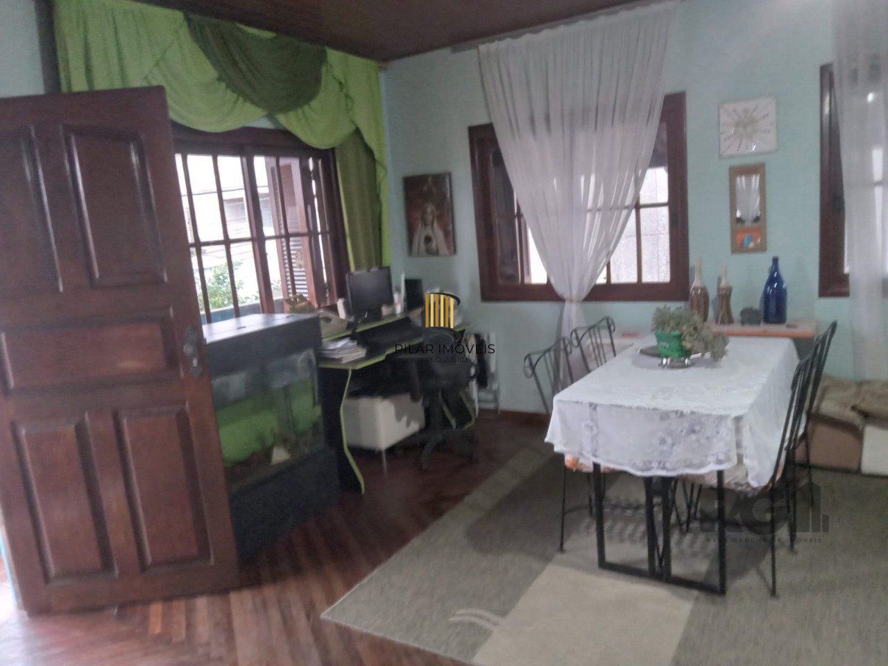Casa com 3 quartos, vaga de garagem, churrasqueira, no bairro Partenon, Porto Alegre/RS