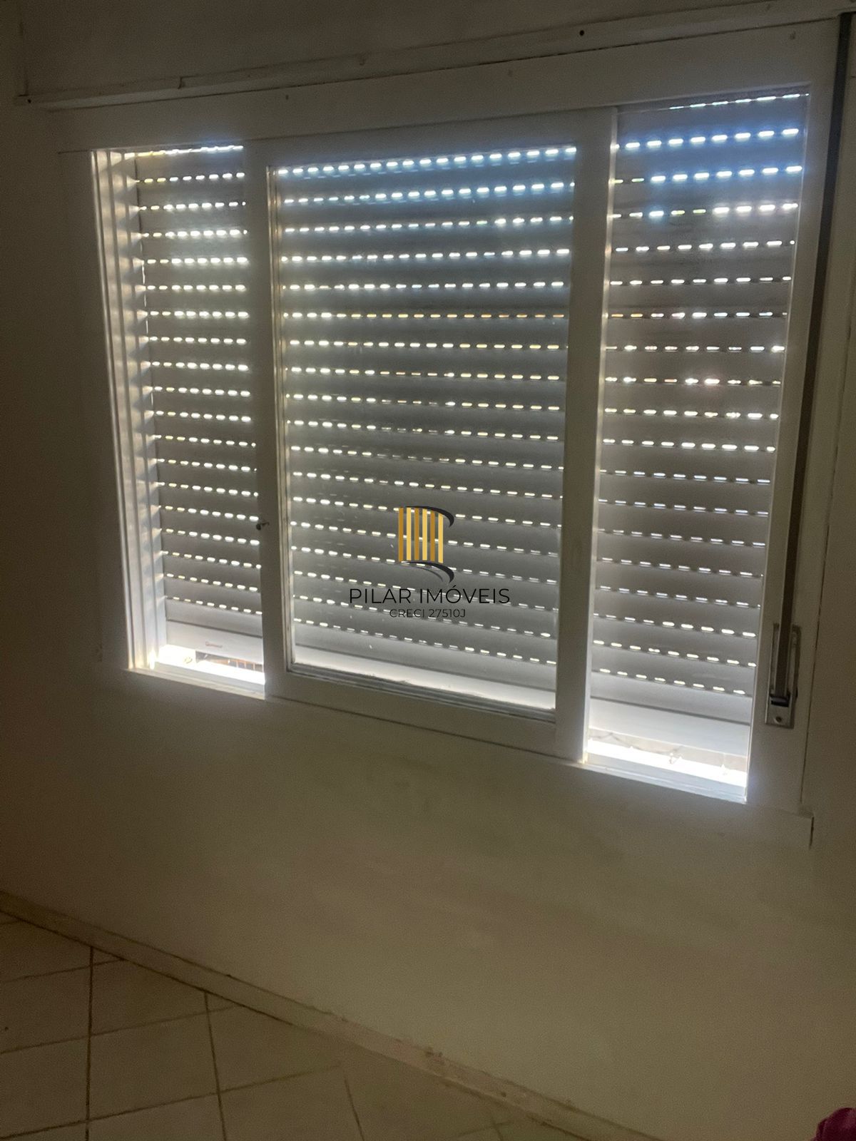 Apartamento com 01 Quarto e 01 Vaga escriturada no Bairro Jardim do Salso