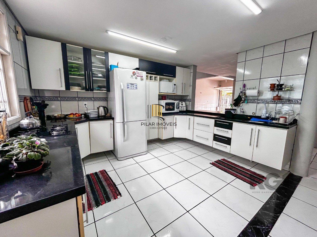 Casa 4 dormitórios no bairro Vila Nova