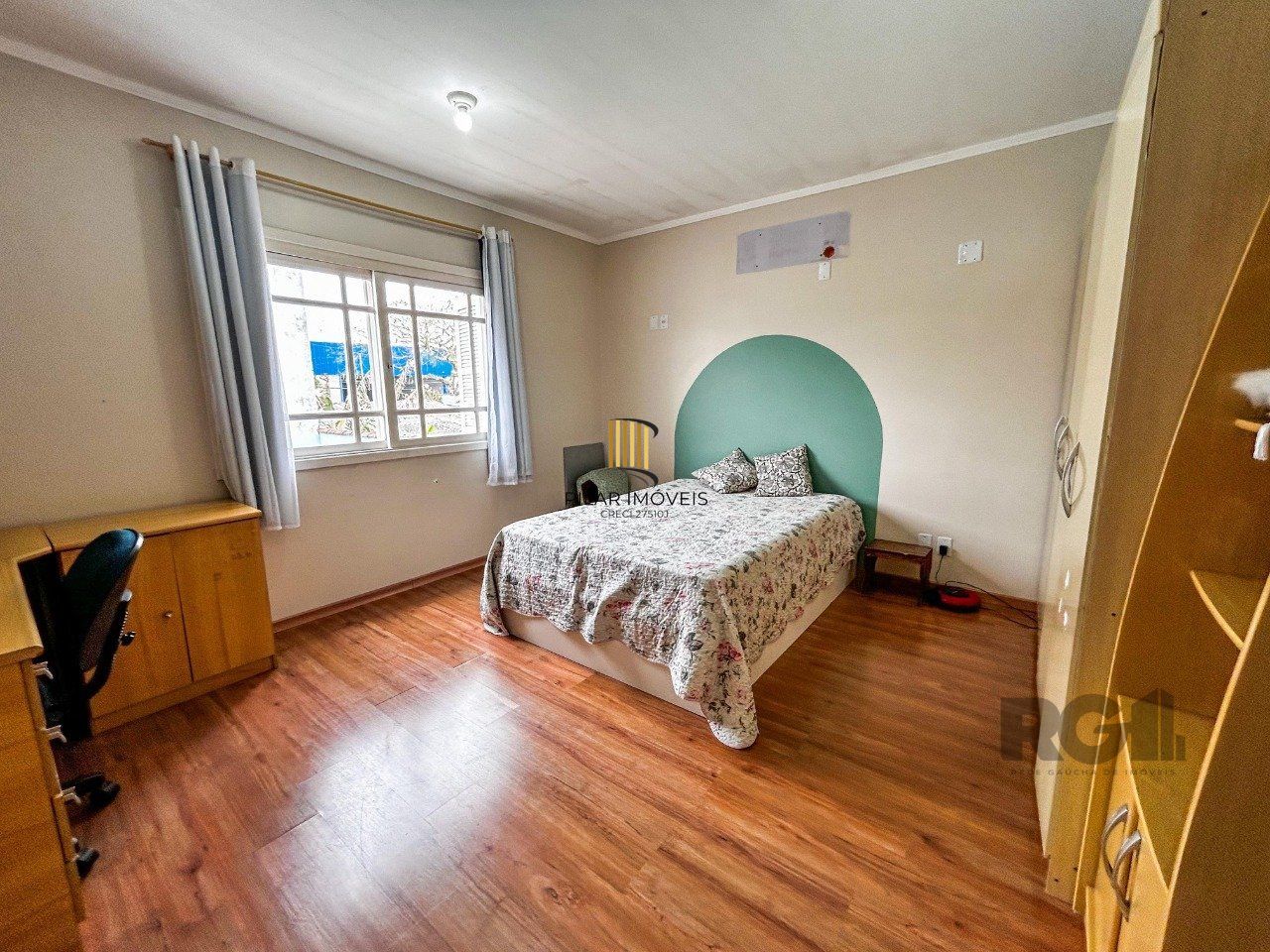 Casa 4 dormitórios no bairro Vila Nova