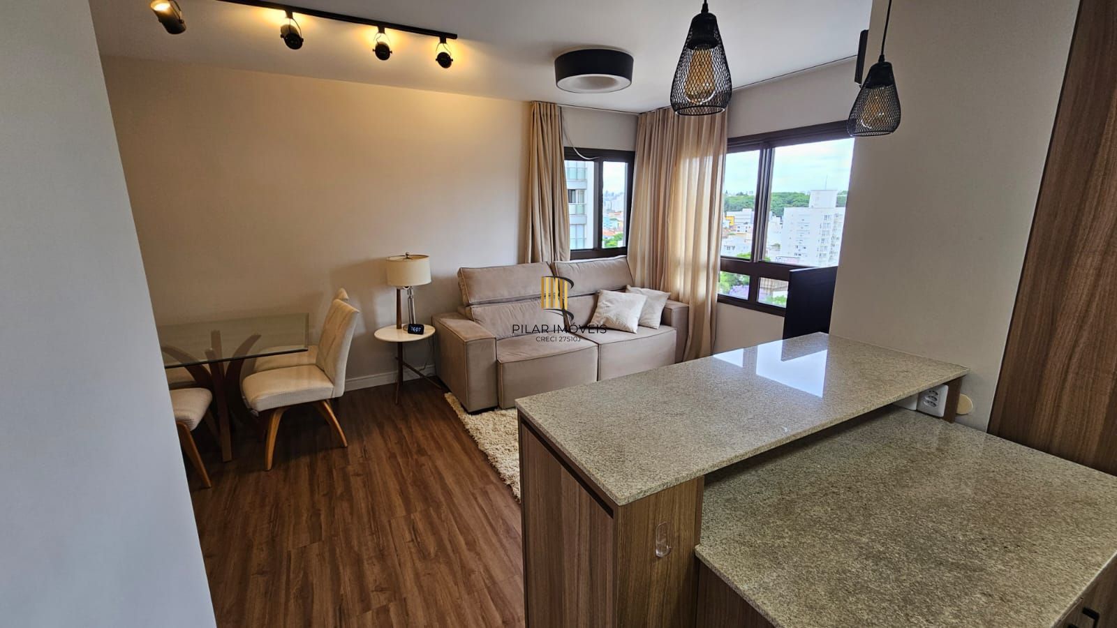 Apartamento de 2 dormitórios 2 suítes , vaga dupla coberta escriturada !