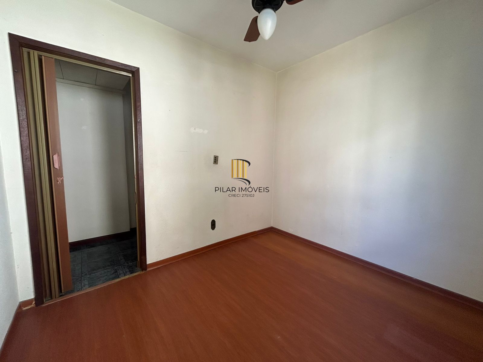 Apartamento de 2 dormitórios estacionamento rotativo e portaria