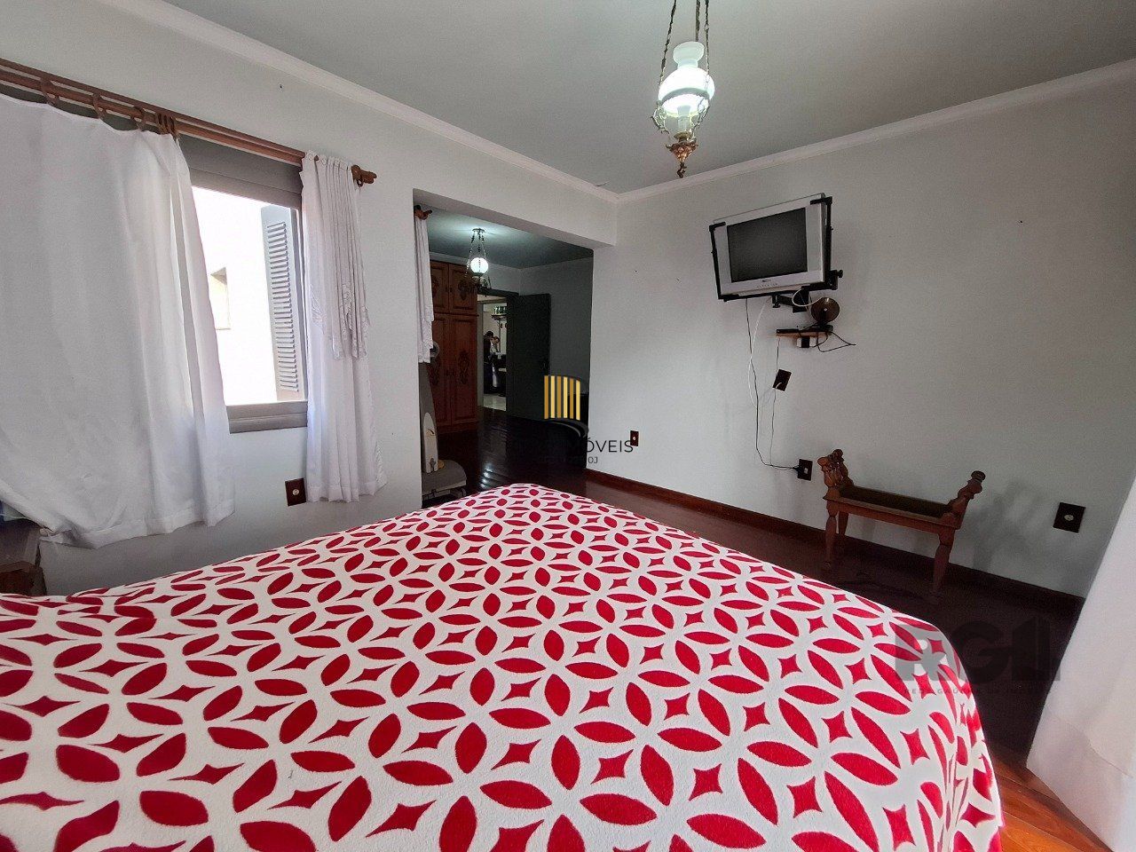 Casa com 537,00 m² com 04 dormitórios no Bairro Tristeza