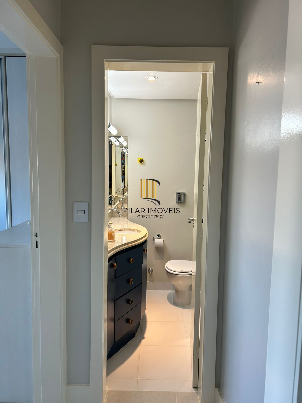 Apartamento 1 dormitório no bairro Santo Antônio Porto Alegre-RS