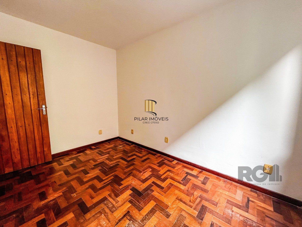APARTAMENTO 2 DORMITÓRIOS, VAGA ROTATIVA, NO BAIRRO CRISTAL, PORTO ALEGRE/RS