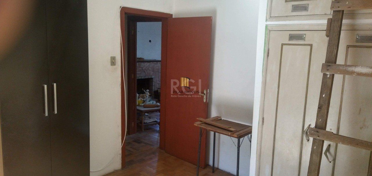 Casa de 4 dormitórios na Av. Teresópolis bairro Teresópolis