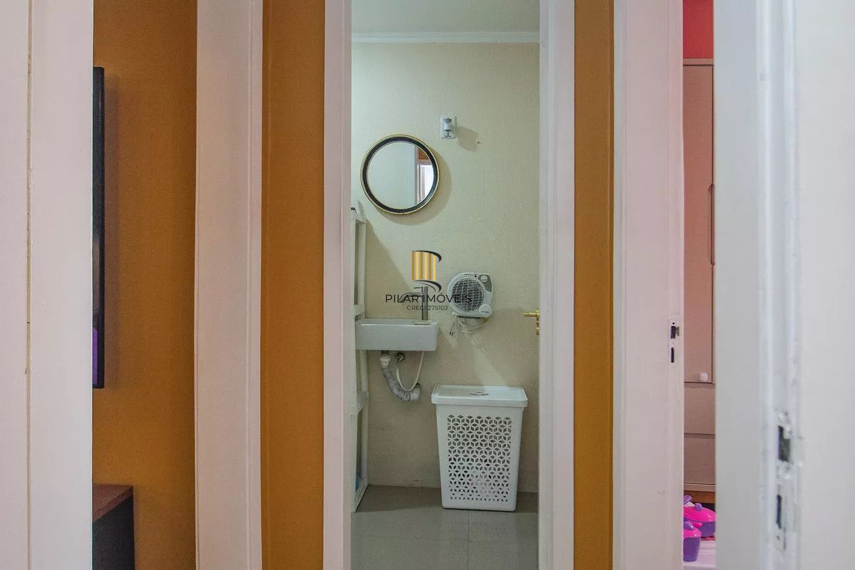 Casa 2 dormitórios no bairro Cristal