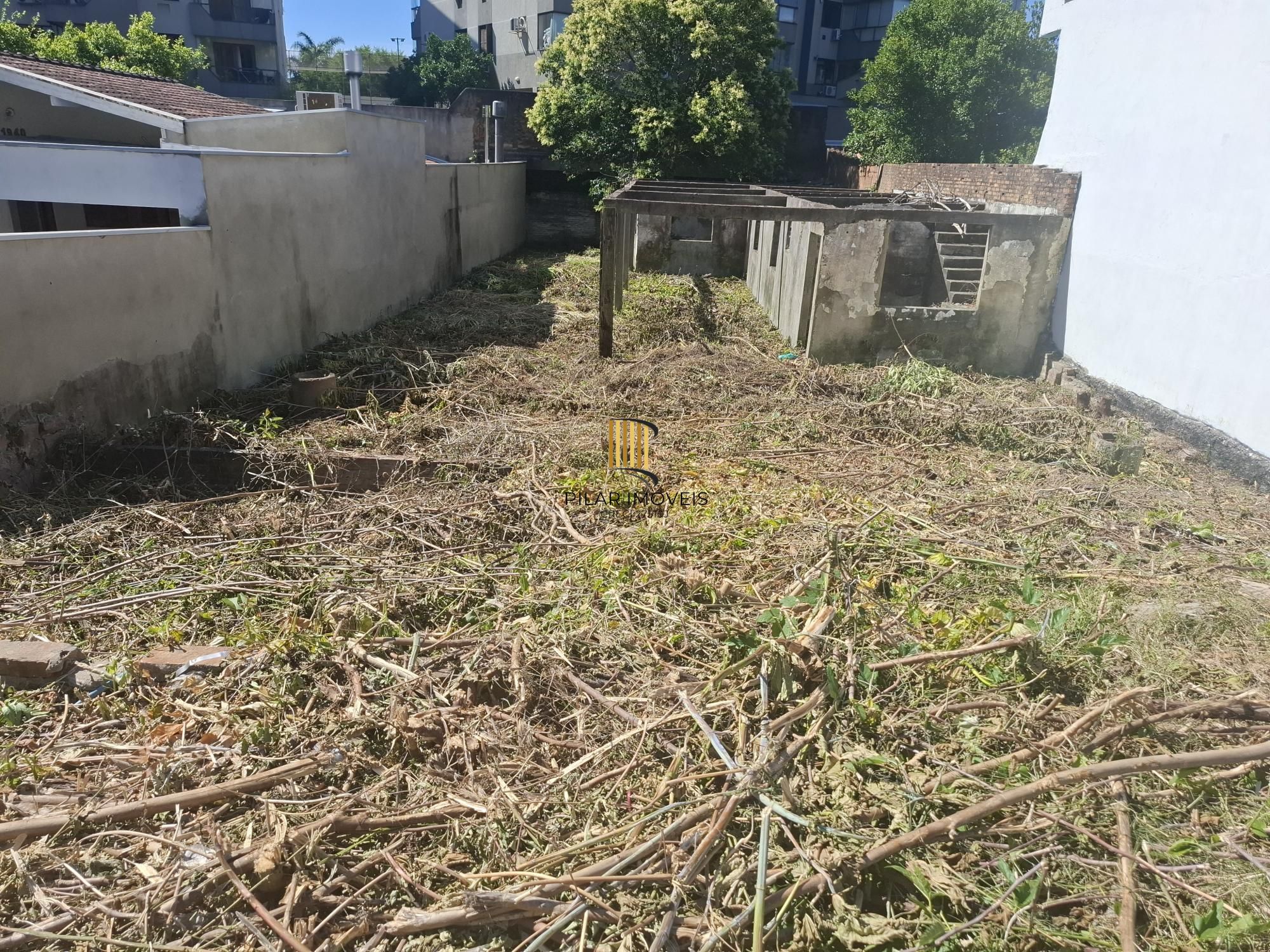 ÓTIMO Terreno no Bairro Tristeza - 12 x 35 - Projeto APROVADO para condomínio residencial 3 casas.