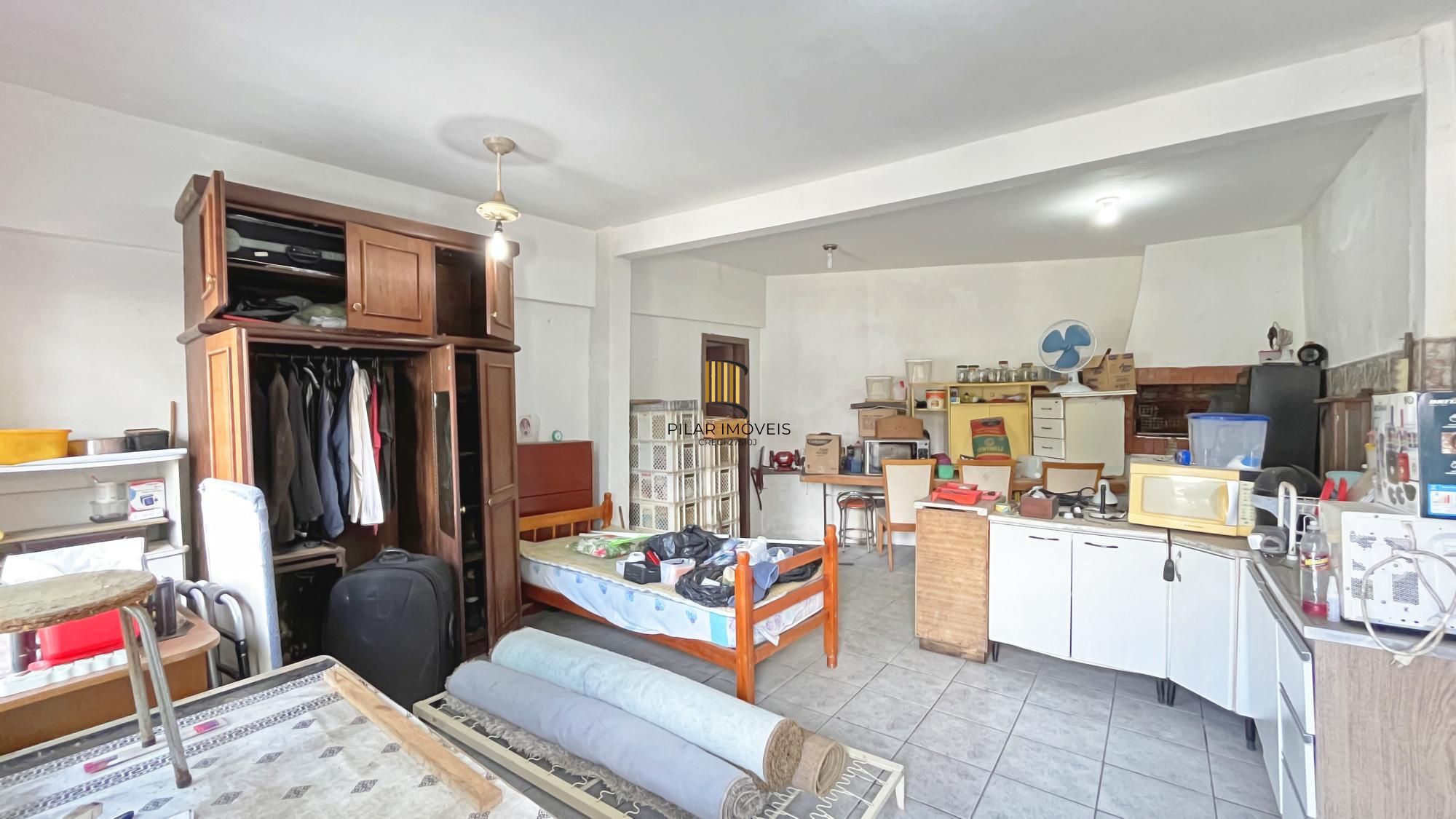 Casa de 156m², com 3 dormitórios, 1 suíte em terreno de 450m²; na Vila Nova