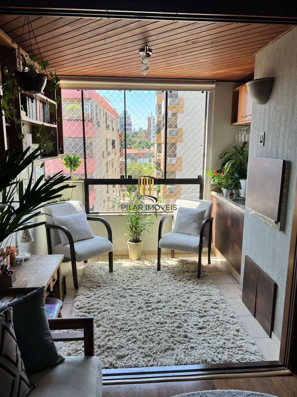 Apartamento à venda no bairro Jardim botânico com 2 dormitórios e Vaga coberta.