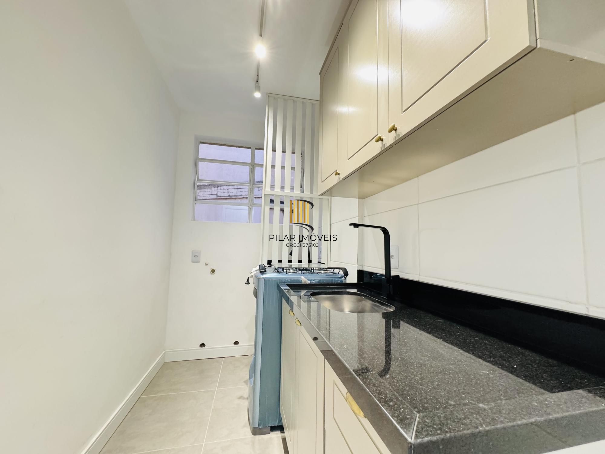 Apartamento 01 dormitório reformado Centro Porto Alegre
