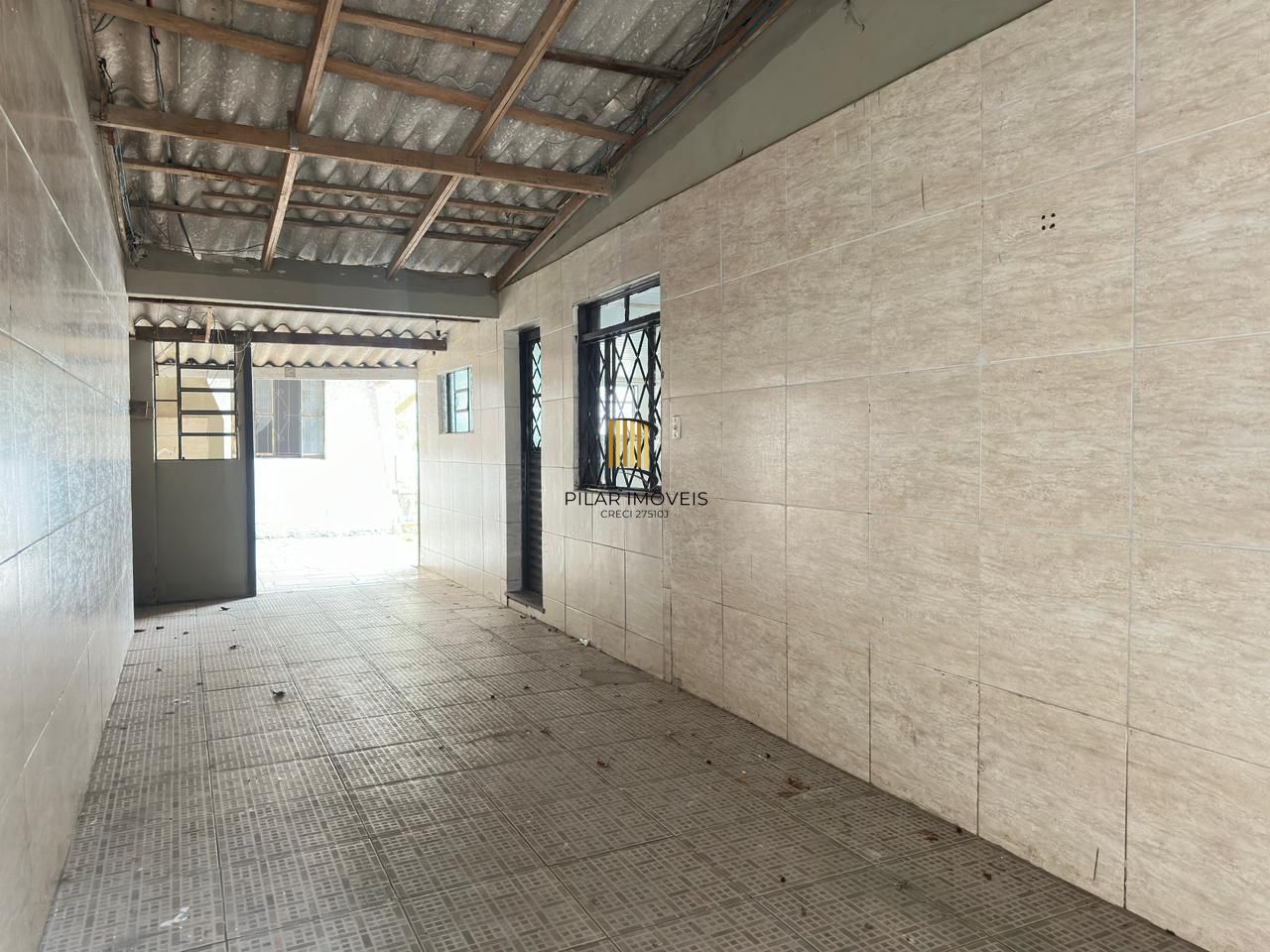 Casa com 3 dormitórios e edicula para venda e locação no bairro Belém Novo